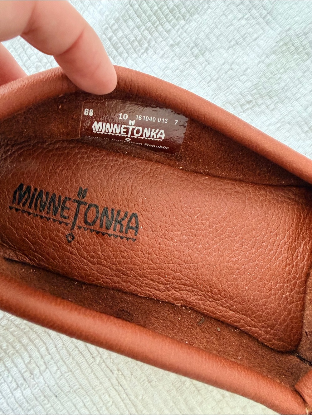 Minnetonka deerskin hard sole Brown Leather Kilty Moccasin with Bow - Picture 9 of 9